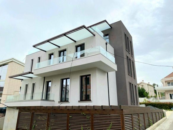 Duplex prane TEG, Tirane