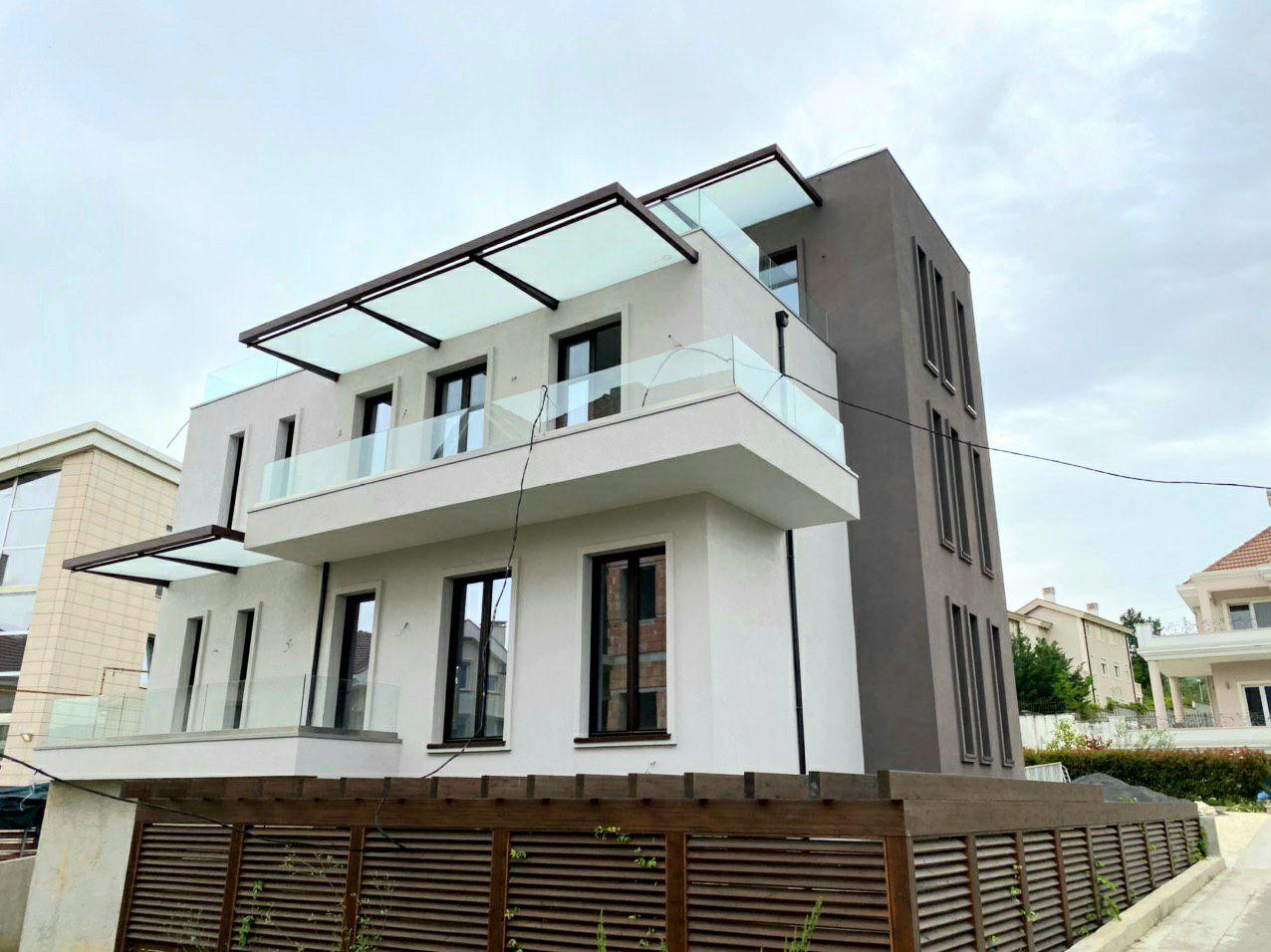 Duplex prane TEG, Tirane