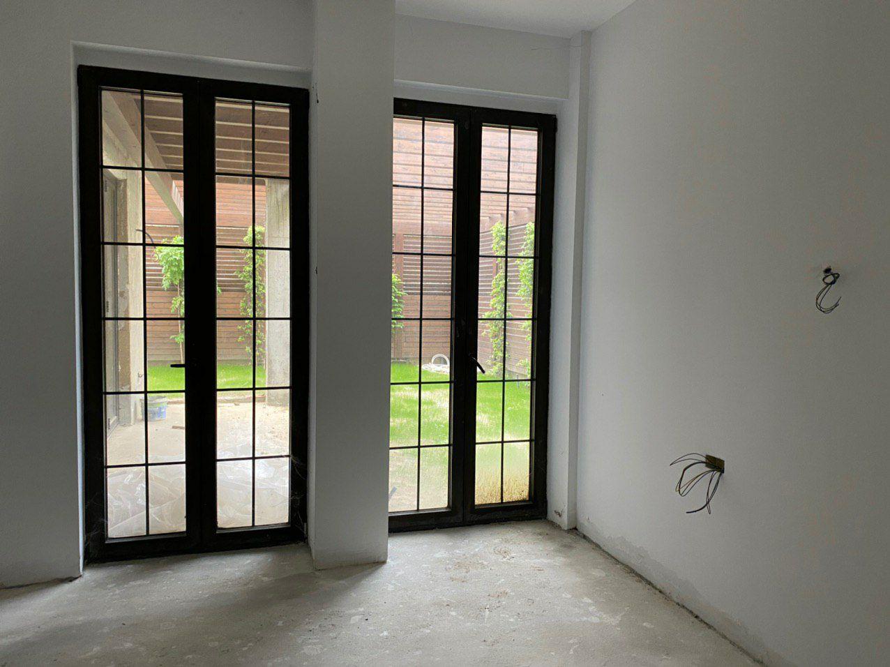 Duplex prane TEG, Tirane