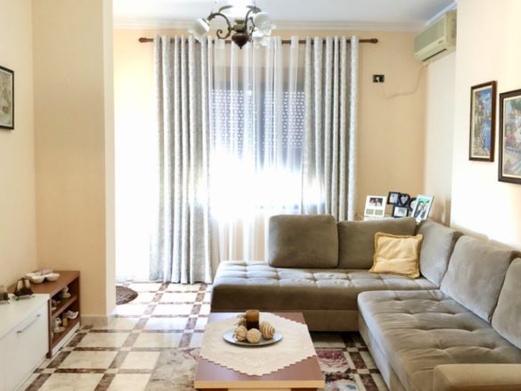 Apartament 4+1 prane ish Rajonit te Policise, Durres