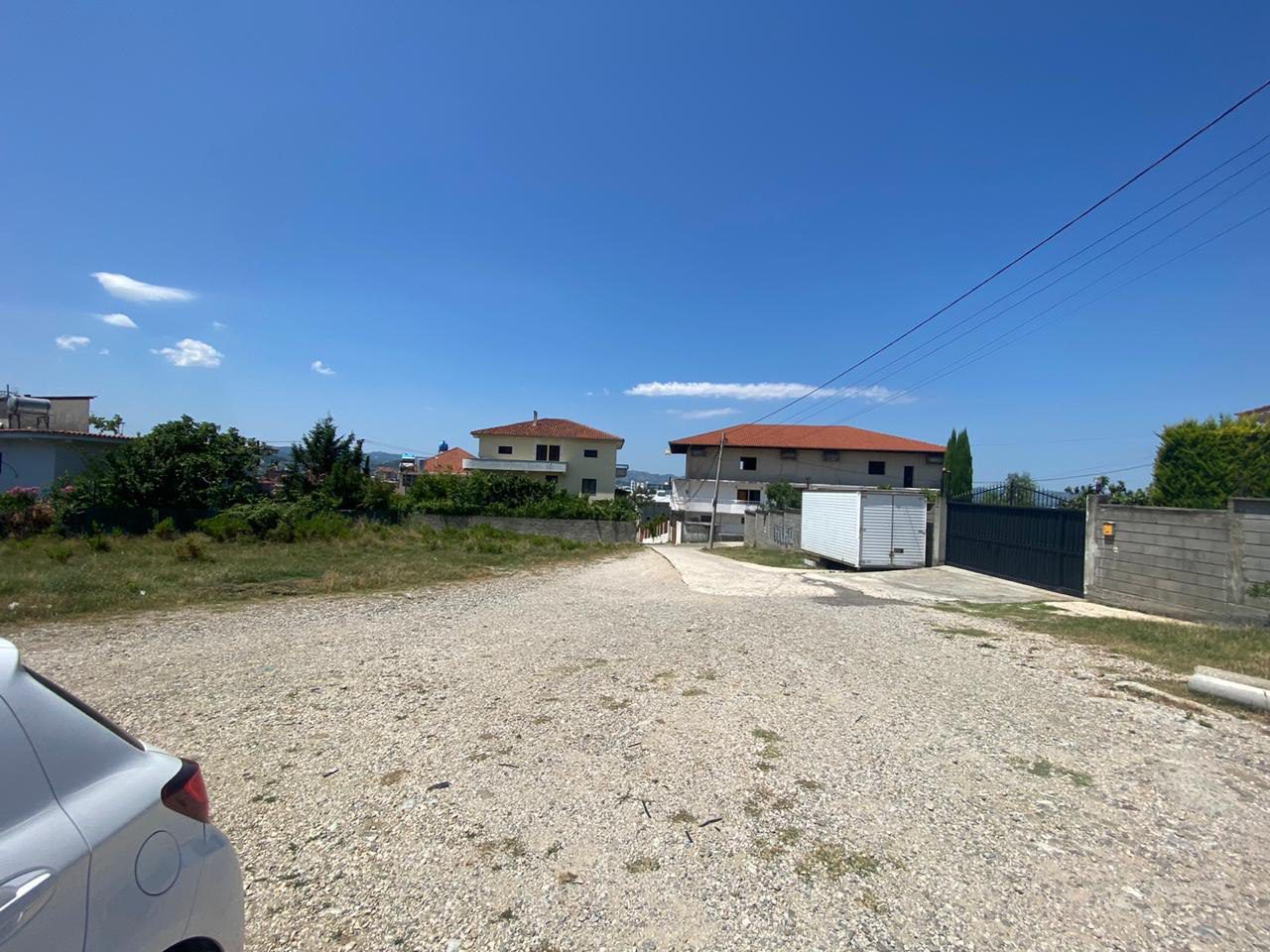 Shitet toke 8500 m2, prane UBT, Tirane.