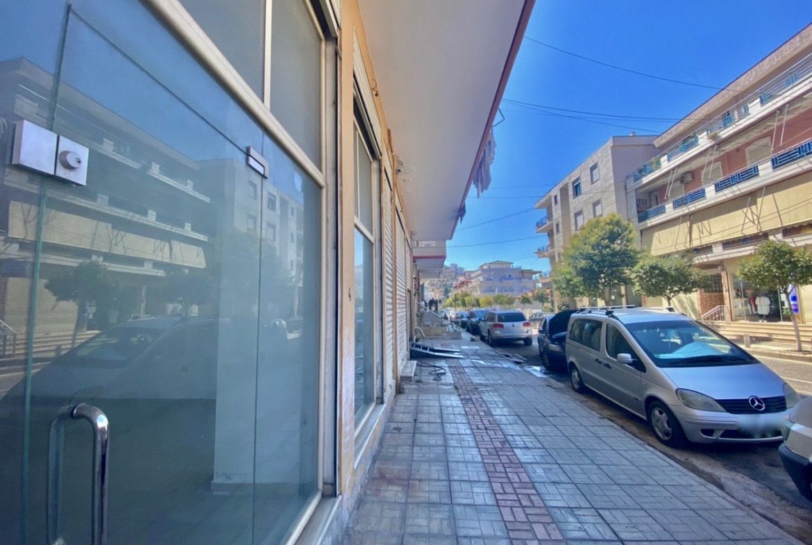 140 m2 dyqan per shitje, Sarande