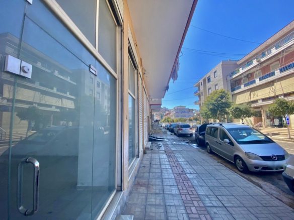 140 m2 dyqan per shitje, Sarande