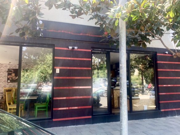 Dyqan 70 m2 prane Xhamise, ne qender, Tirane