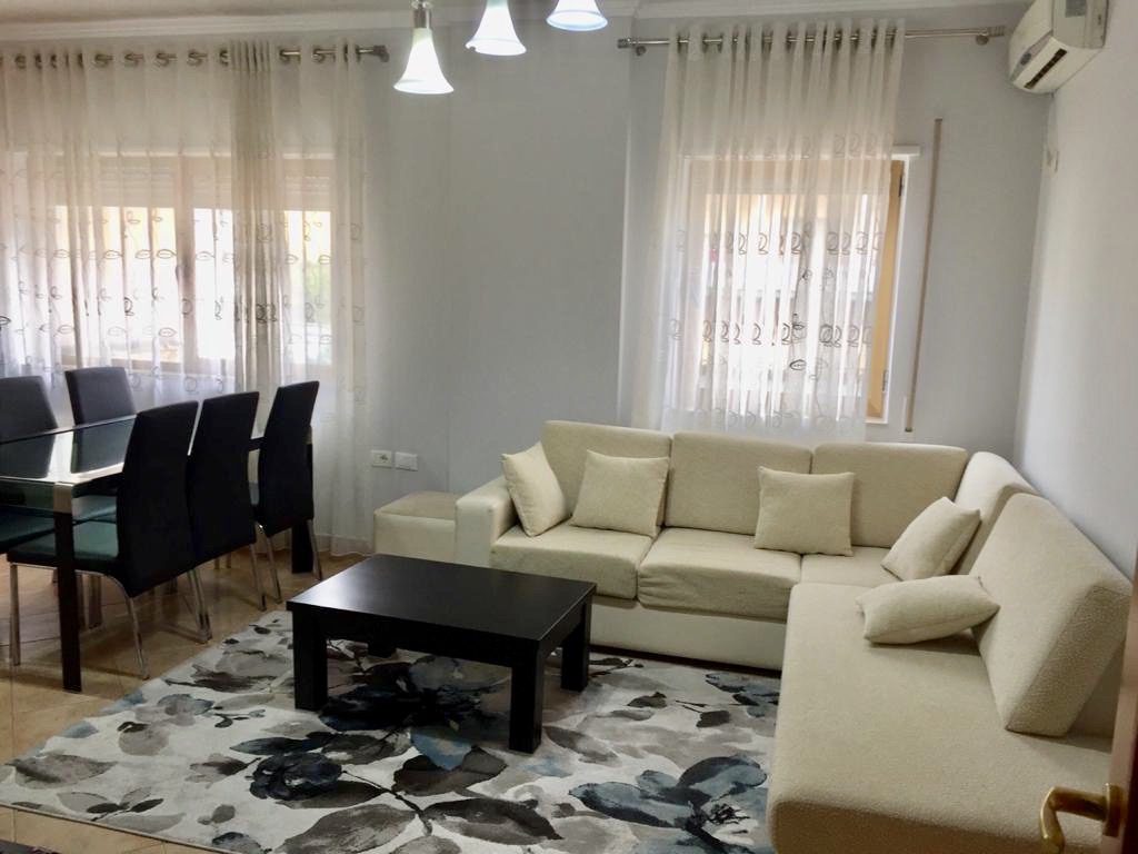 Apartament i mobiluar me qera te rruga Him Kolli, Tirane