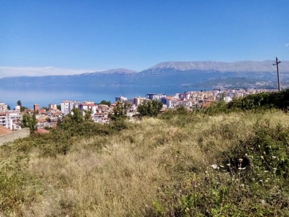800 m2 truall per shitje, Pogradec