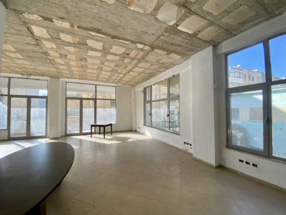 Ambjent biznesi 255 m2 te ish Rajoni Policise, Durres