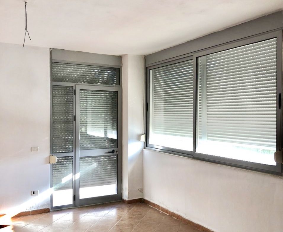 Apartament 3+1 prane Gjimnazit Gjergj Kastrioti, Durres