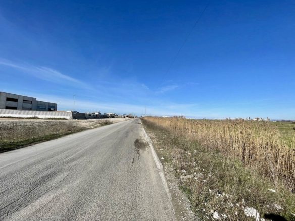 4000 m2 toke buze rruge, Sektor Rinia Durres