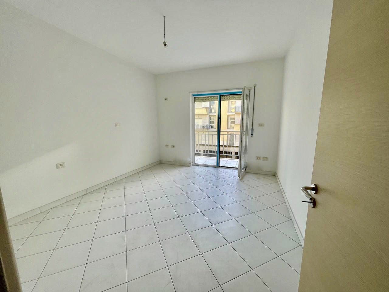 Apartamet 2+1 prane Hotel Palace, Durres