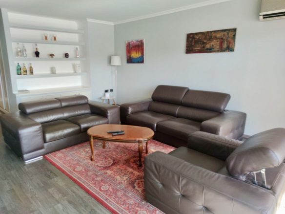 PENTHOUSE PËR QERA te Sheshi Wilson, Tirane