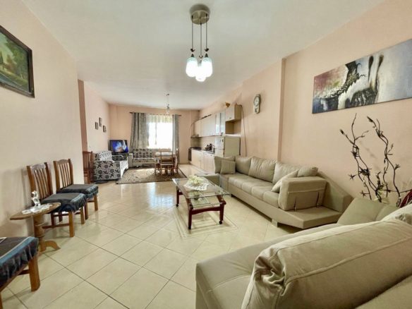 Apartament 2+1 prane tregut industial Durres