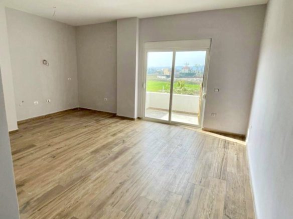 Apartament 59 m2 prane hotel Supreme, Qerret