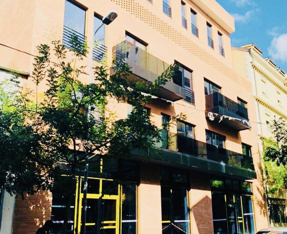 Ambient 280 m2 te rruga Qemal Stafa, Tirane