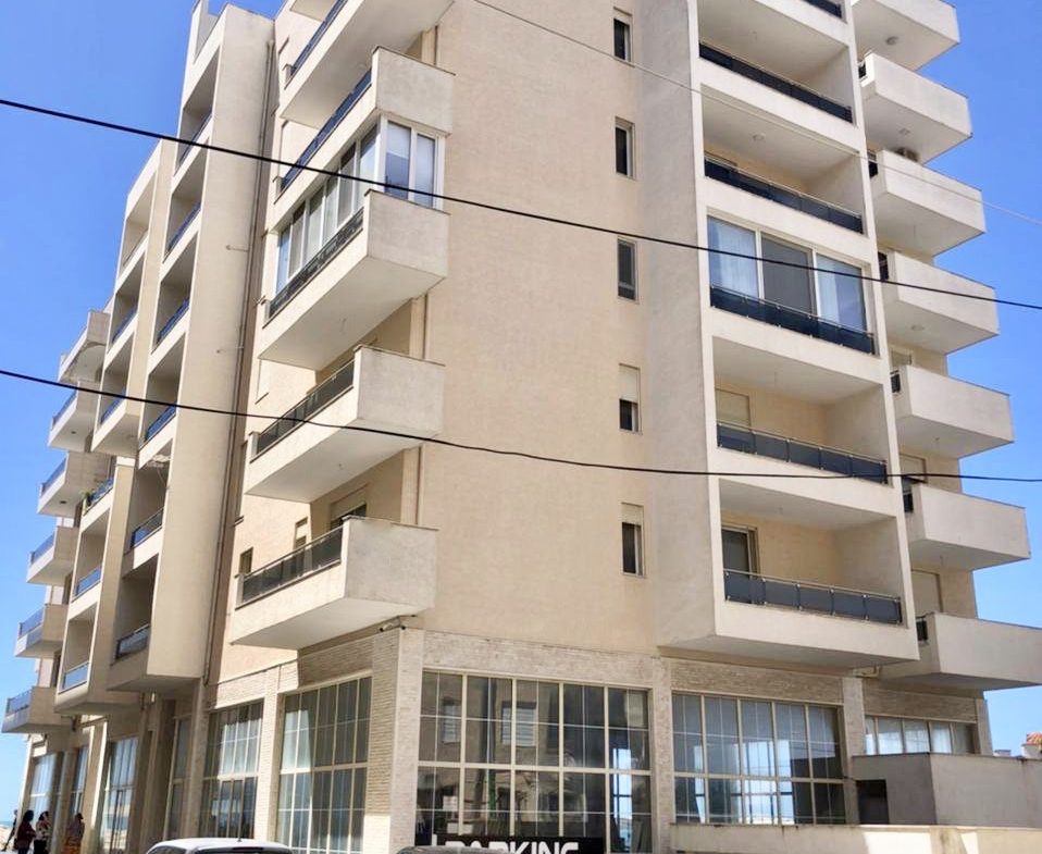 Ambiente biznesi me qera te Sfinksi, Durres
