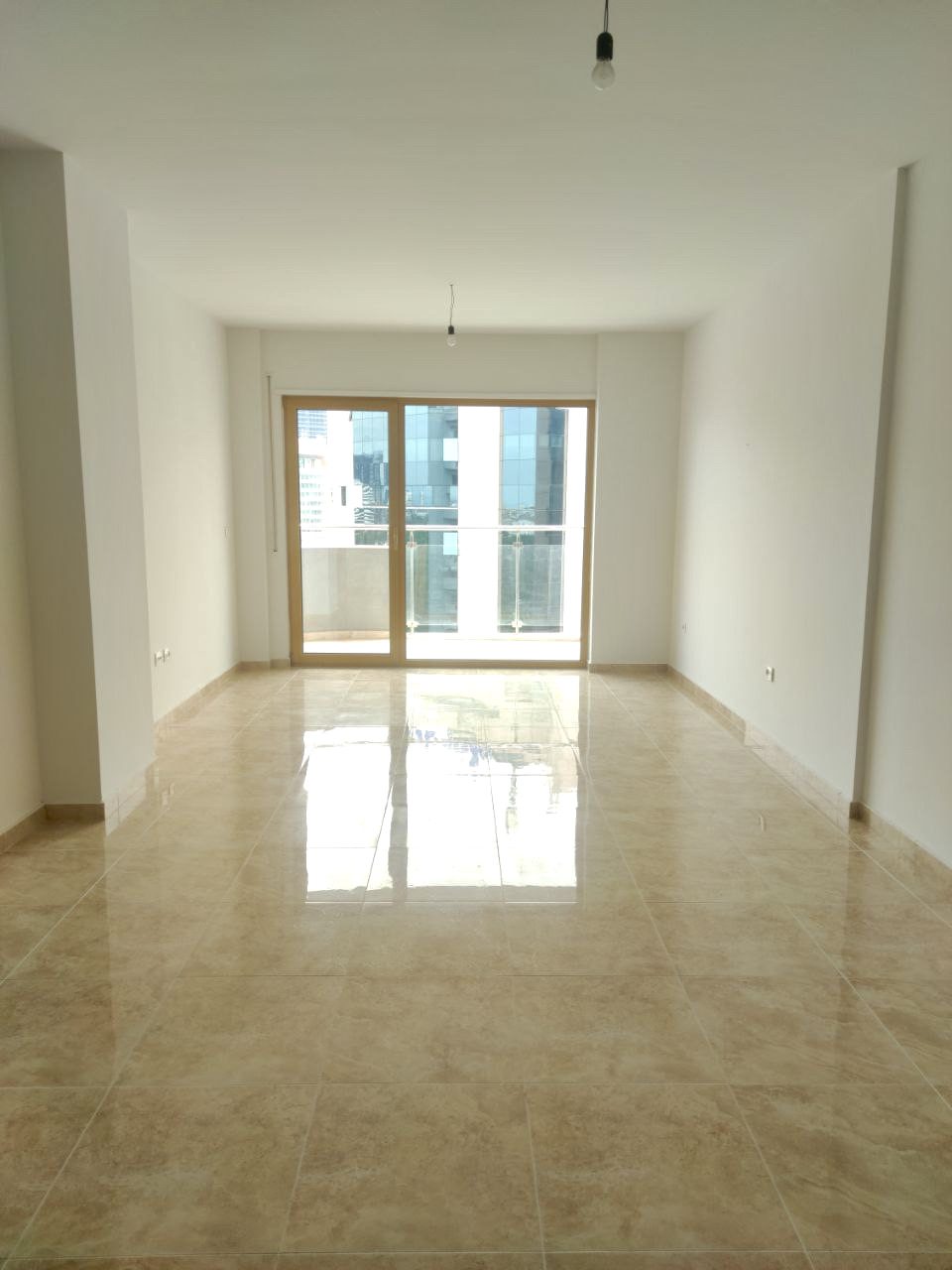 Jepen 2 ambiente per zyre, prane Kullave Binjake, Tirane.