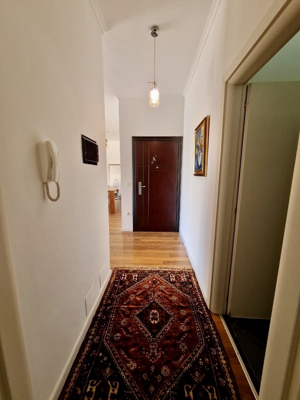 PËR QERA : APARTAMENT ME SUPER PAMJE TE KOPSHTI ZOOLOGJIK, TIRANE