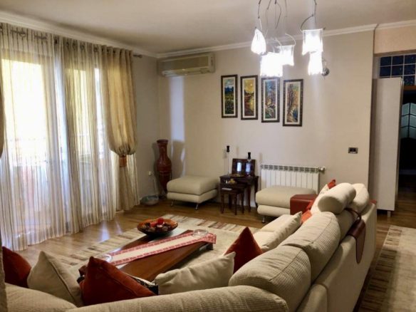 Apartament 187 m2 prane Gjimnazit Gjergj Kastrioti, Durres