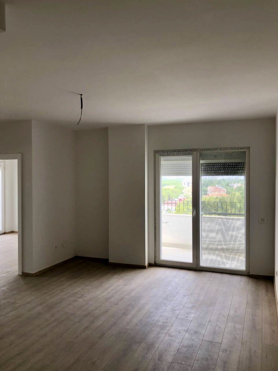 Apartament me pamje nga deti, te Royal Park Hotel, Kavaje.