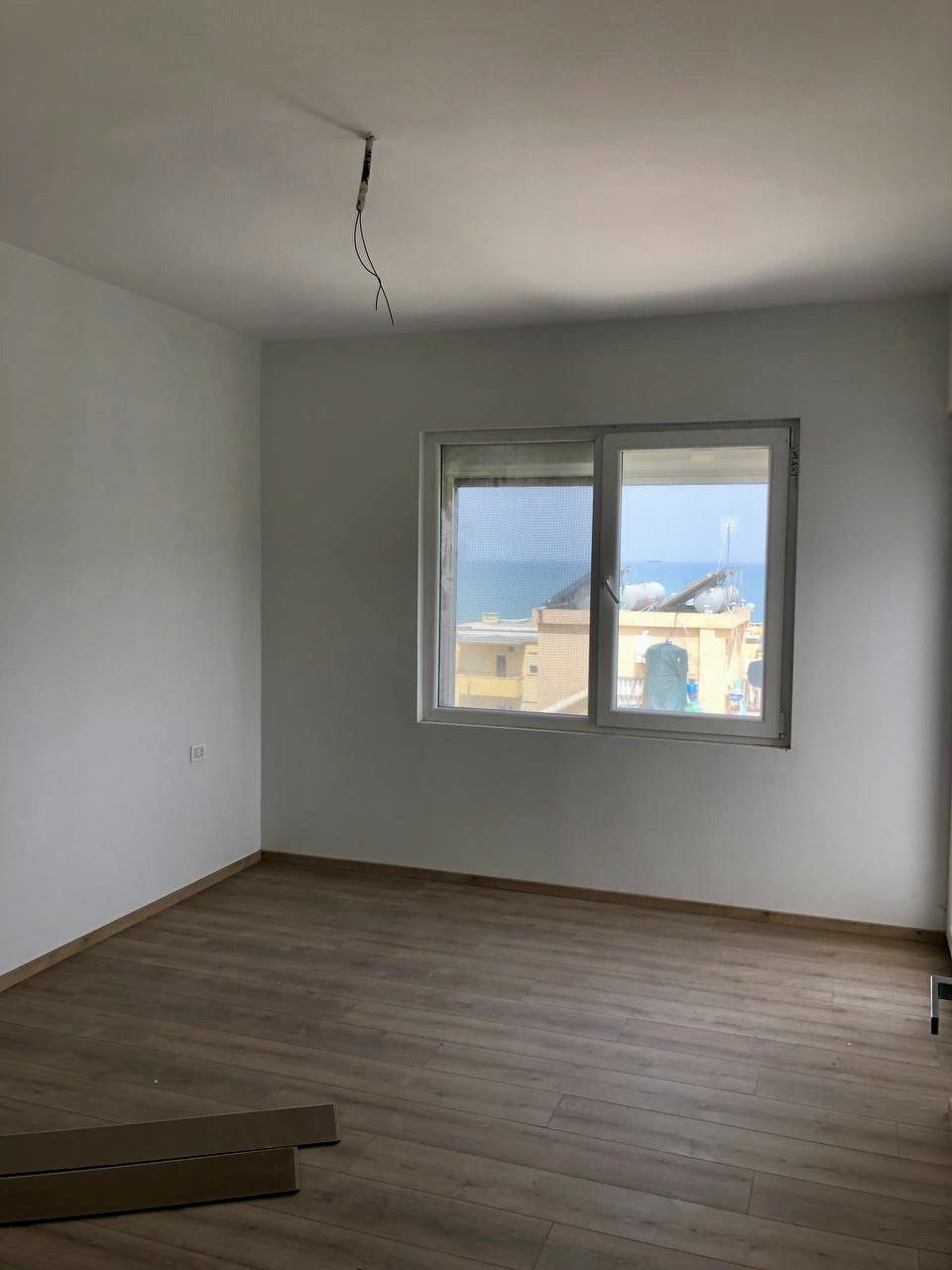 Apartament me pamje nga deti, te Royal Park Hotel, Kavaje.