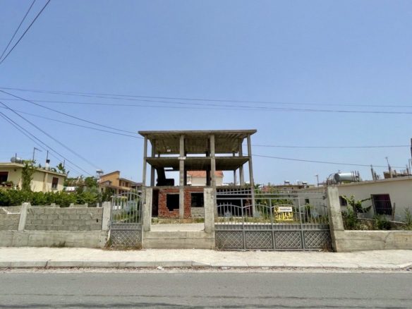 Shitet strukture vile 3 kateshe prane tregut industrial, Durres.