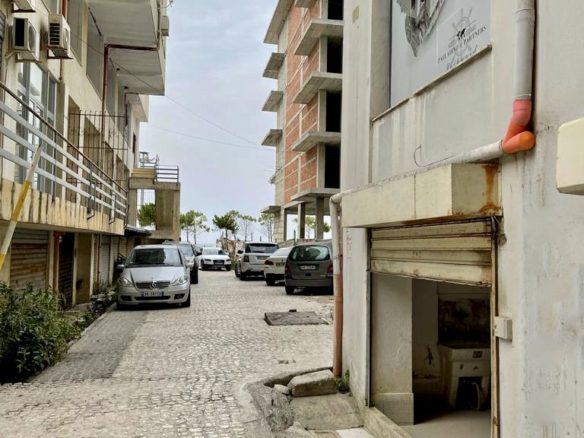 Garazh 25 m2 prane pasticeri Cialda, Durres