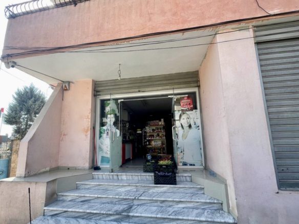 Super mundesi biznesi me qira, Durres