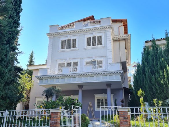 Vile me siperfaqe trualli 800 m2 per shitje, Akacia Hills Rezidence, Tirane.