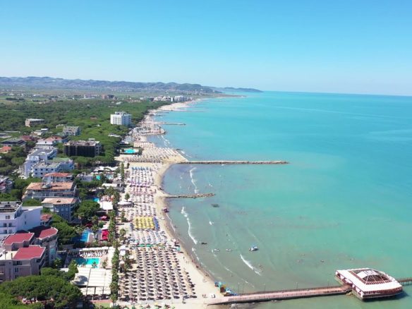 Vile me pamje nga deti per shitje, Shkembi Kavajes, Durres.