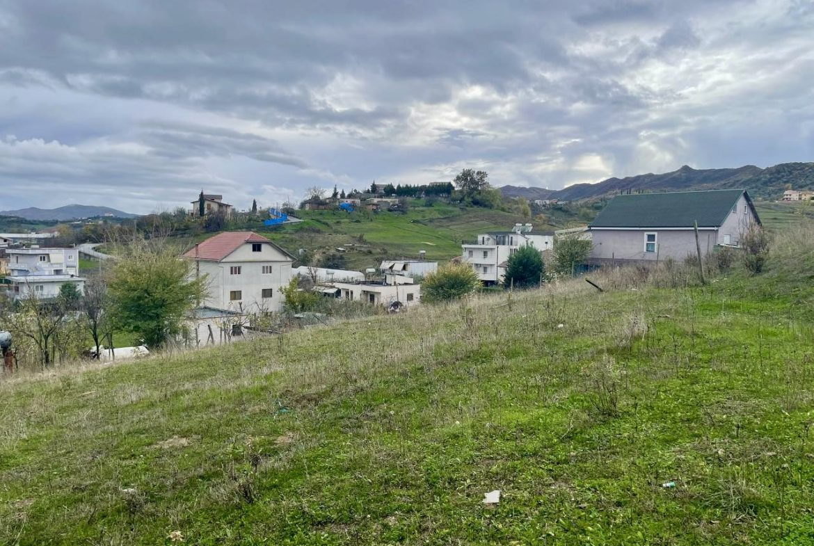 850 m2 toke per shitje ne Vore