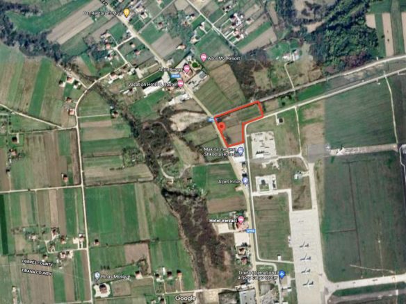 7700 m2 toke per shitje prane aeroportit Nene Tereza