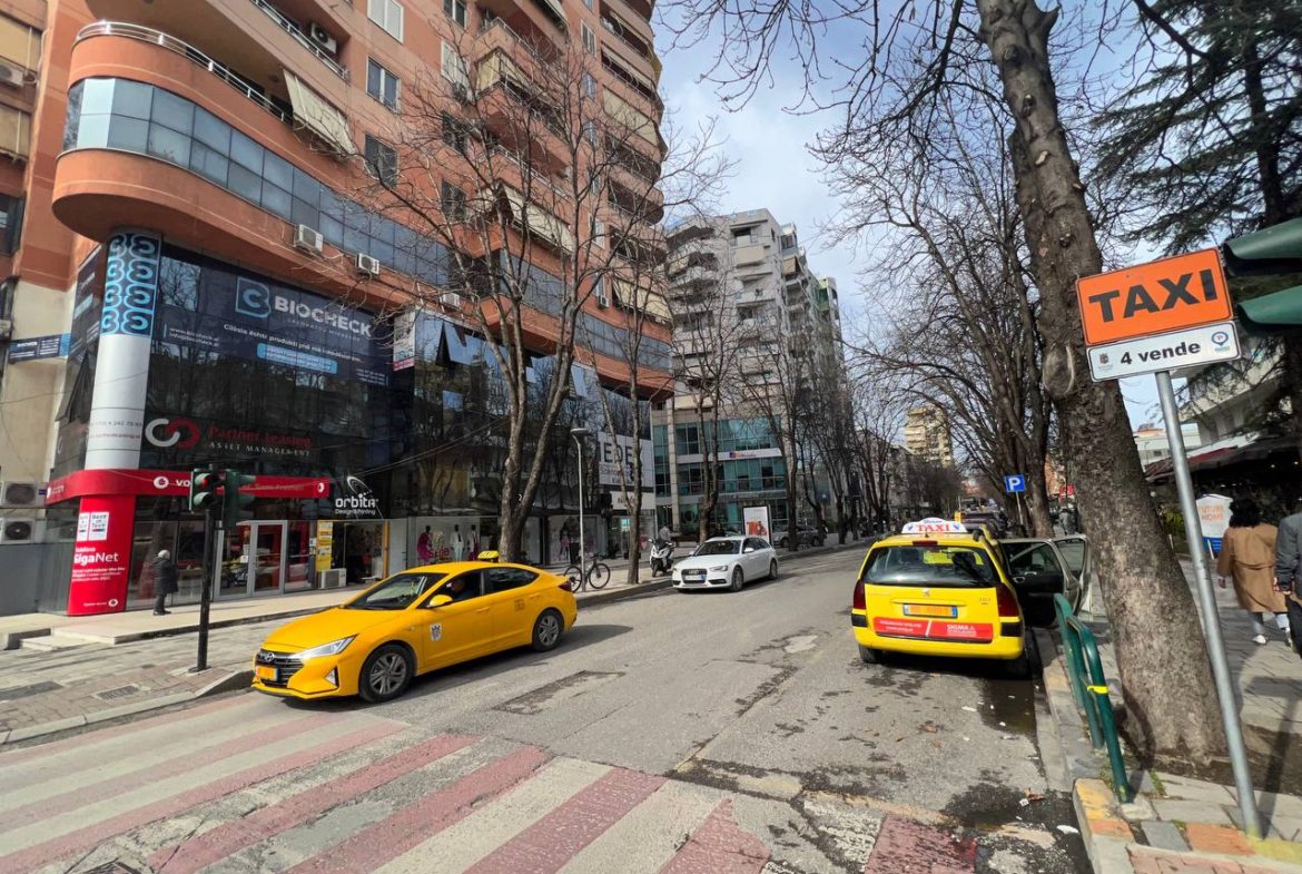 Ambient biznesi per shitje, prane Drejtorise se Policise, Tirane.