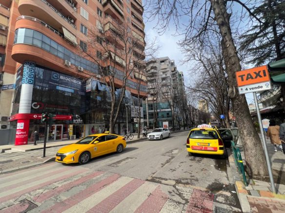Ambient biznesi per shitje, prane Drejtorise se Policise, Tirane.