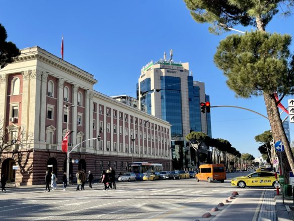 Ambient biznesi per qera, prane Kullave Binjake, Tirane.