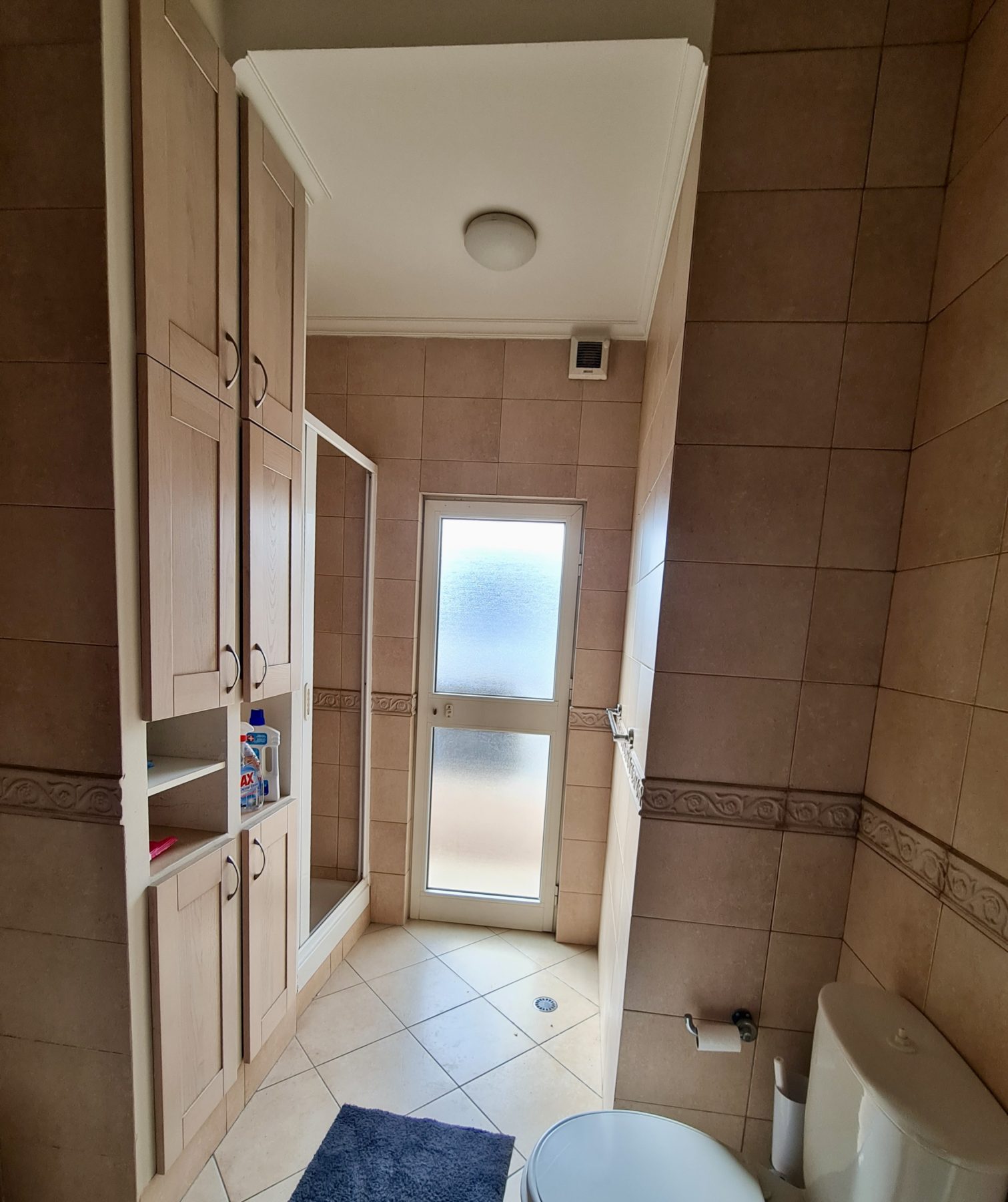 Apartament 3+1 me qira ne Bllok, Tirane