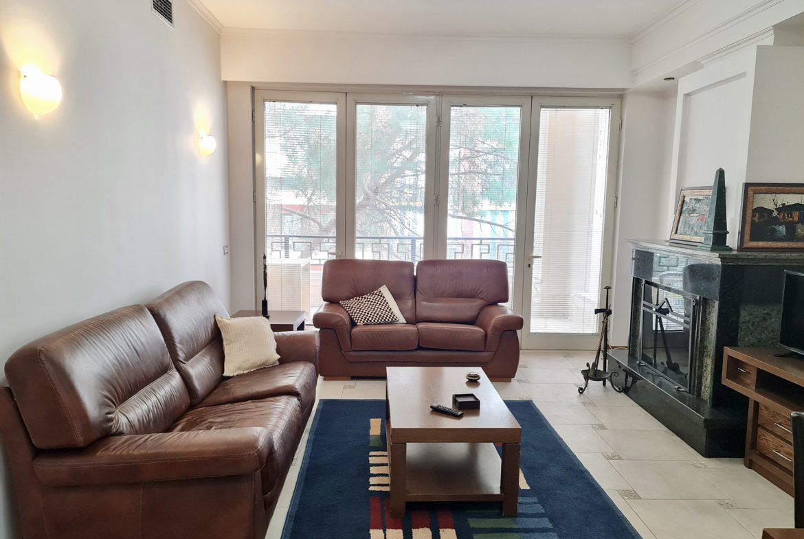 Apartament 3+1 me qira ne Bllok, Tirane