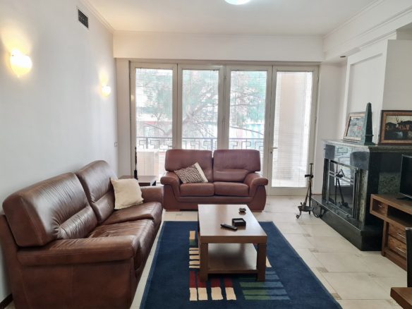Apartament 3+1 me qira ne Bllok, Tirane