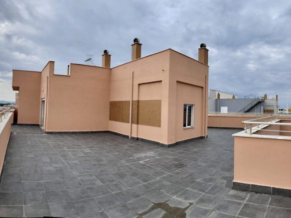 Papafingo 310 m2 te Mali Robit, Golem