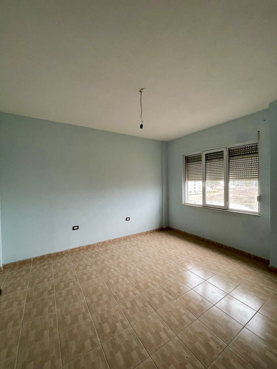Apartamente 2+1 per shitje te Mali Robit, Golem