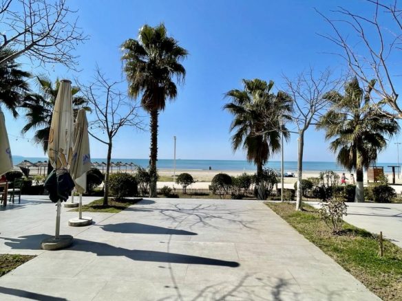 Ambient biznesi ne vije te pare me detin, Shkembi Kavajes, Durres