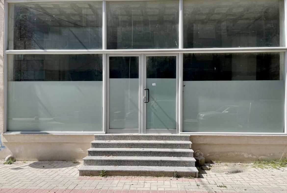 Ambient biznesi prane Hotel Koral, Plazh