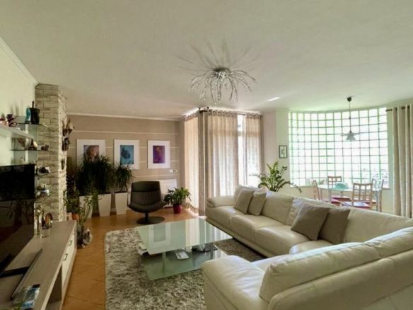Apartament 200 m2 prane pallatit Kultures, Durres
