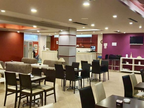 Ambient biznesi 200 m2 ne rruge kryesore, Qender, Durres