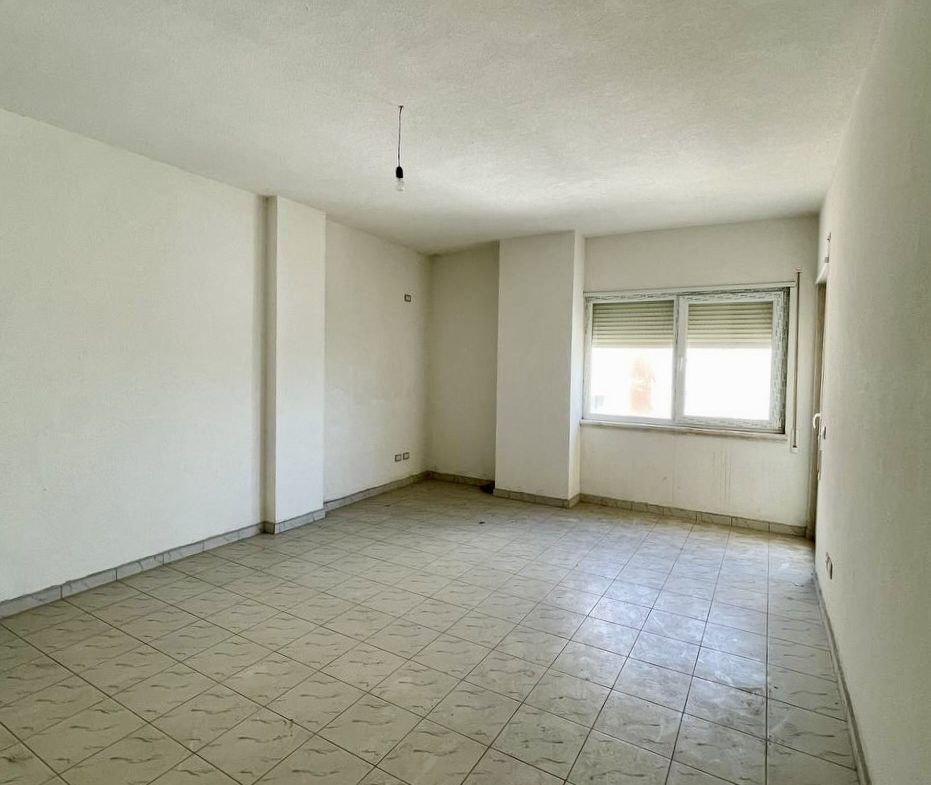 Apartament 1+1 prane Shkembit te Kavajes, Durres