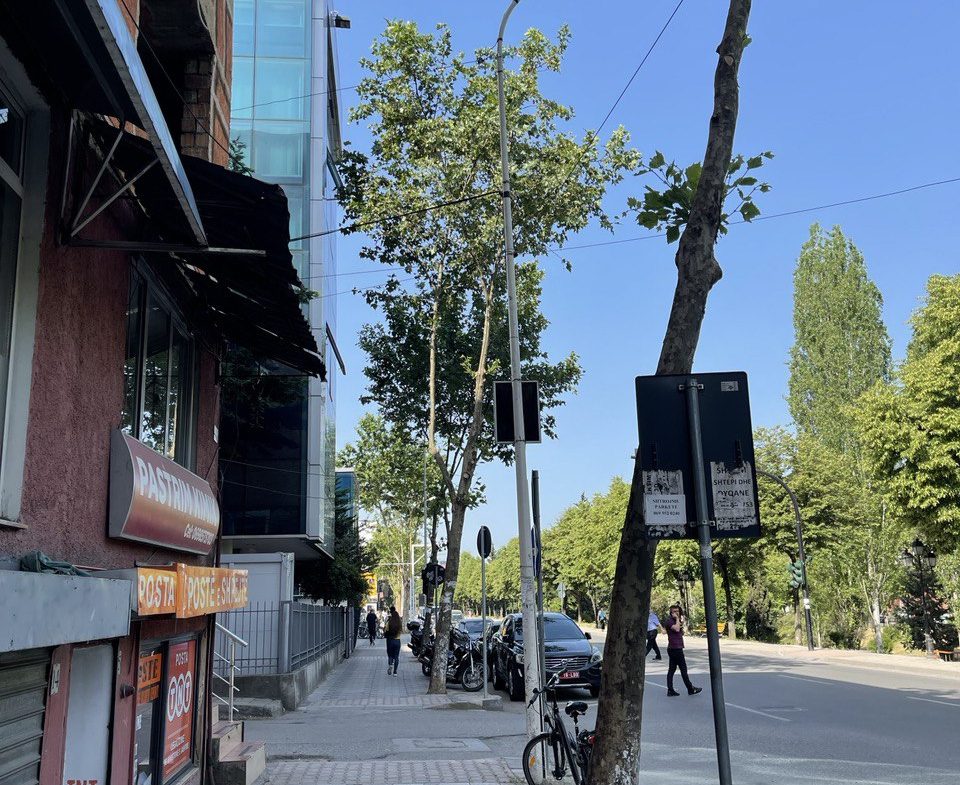 Ambient biznesi per shitje, prane Ministrise se Jashtme, Tirane.