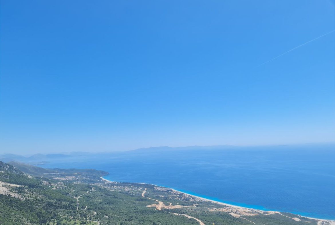Toke per shitje, Dhermi.