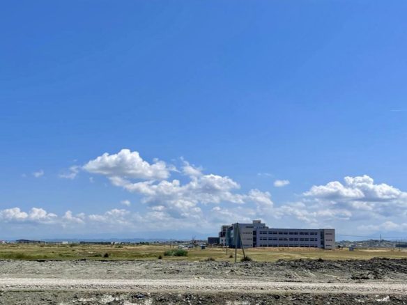 12’000 m2 toke per shitje prane Universitetit, Spitalle
