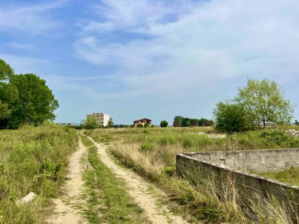 6000 m2 toke per shitje ne Qerret, Kavaje