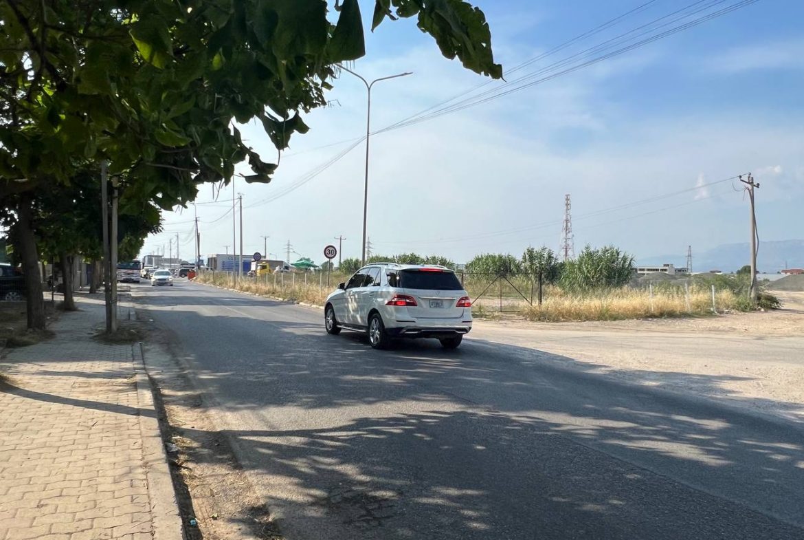 Toke 25’000 m2 per shitje, te Top Channel, Mezez, Tirane.