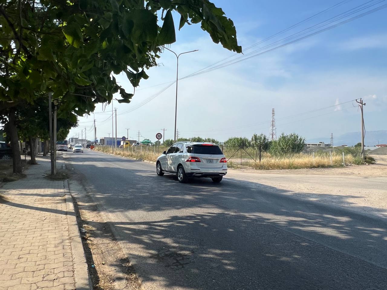 Toke 25’000 m2 per shitje, te Top Channel, Mezez, Tirane.